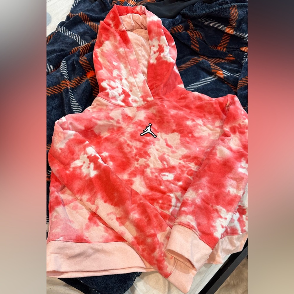 Shirt hood crop top, brand Jordan, colorful, size large in kids